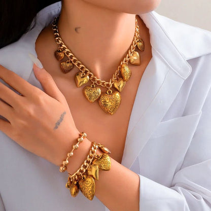 Amouris Heart Set